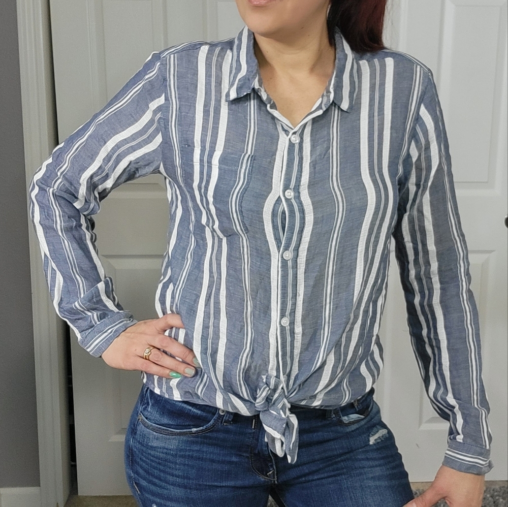 Dylan Woven Stripe Tie Top / Size M.NWOT